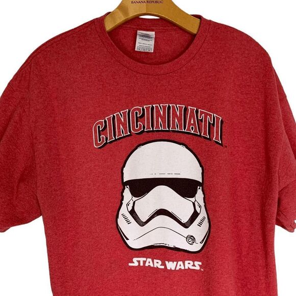 Delta Men's size XL Cincinnati Reds  Storm trooper Star wars red white T-shirt - Picture 1 of 9